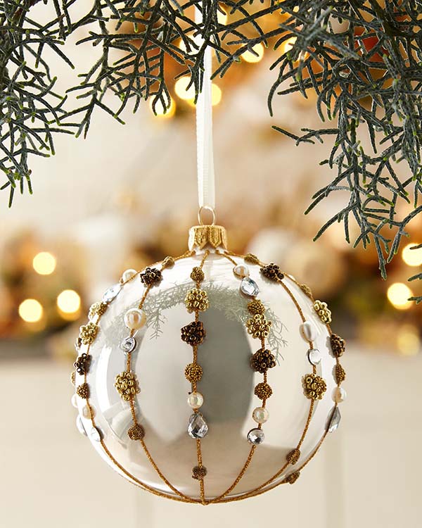 Christmas Ball Ornament #Christmas #ornaments #Christmasdecor #decorhomeideas