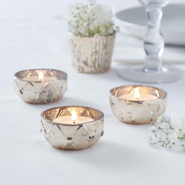 Christmas Candle Holders #Christmas #Christmasdecor #candles #centerpiece #decorhomeideas