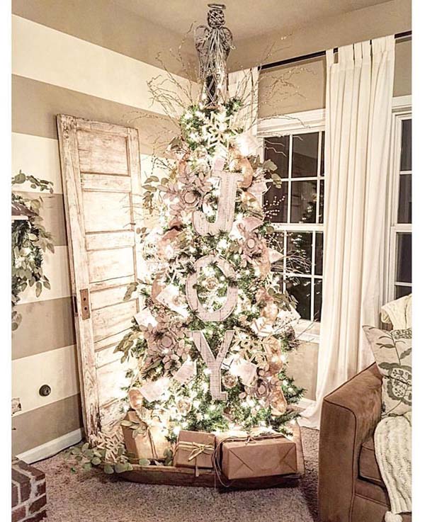 Farmhouse Christmas Tree