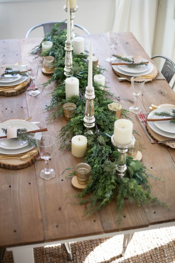 Greenery Rustic Centerpiece #Christmas #centerpiece #Christmasdecor #decorhomeideas