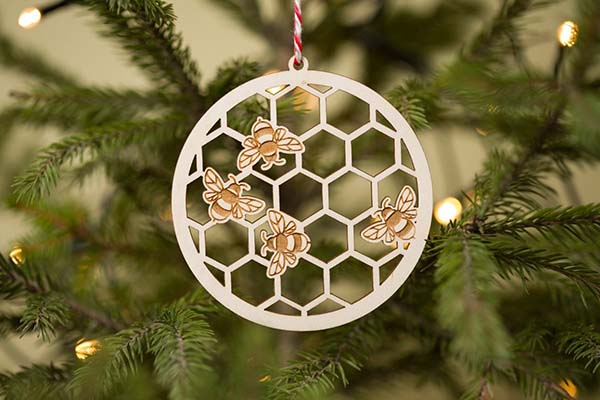 Honeycomb Christmas Ornament #Christmas #ornaments #Christmasdecor #decorhomeideas