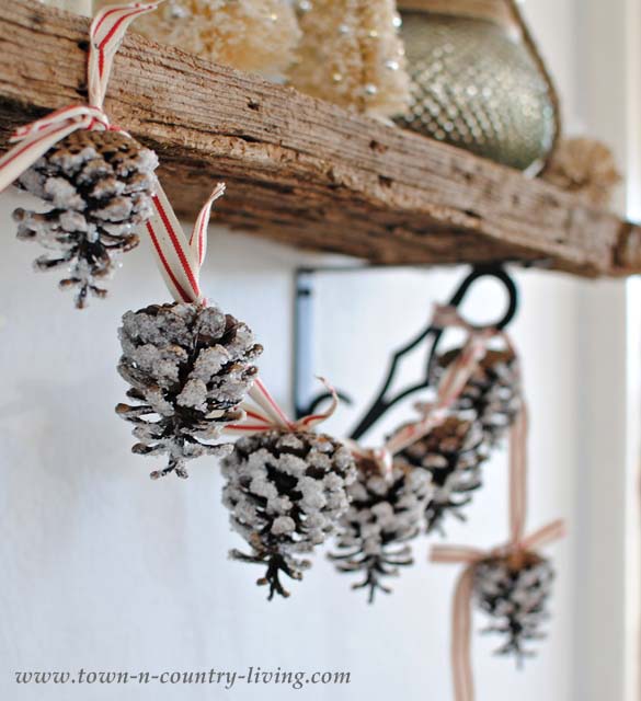 Pine Cone Garland #Christmas #Christmasdecor #pinecones #crafts #decorhomeideas