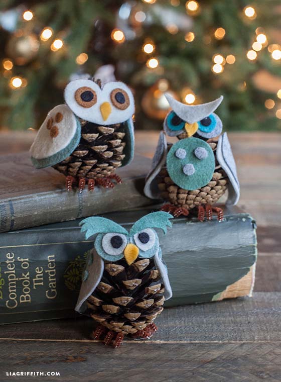 Pine Cone Owls #Christmas #Christmasdecor #pinecones #crafts #decorhomeideas