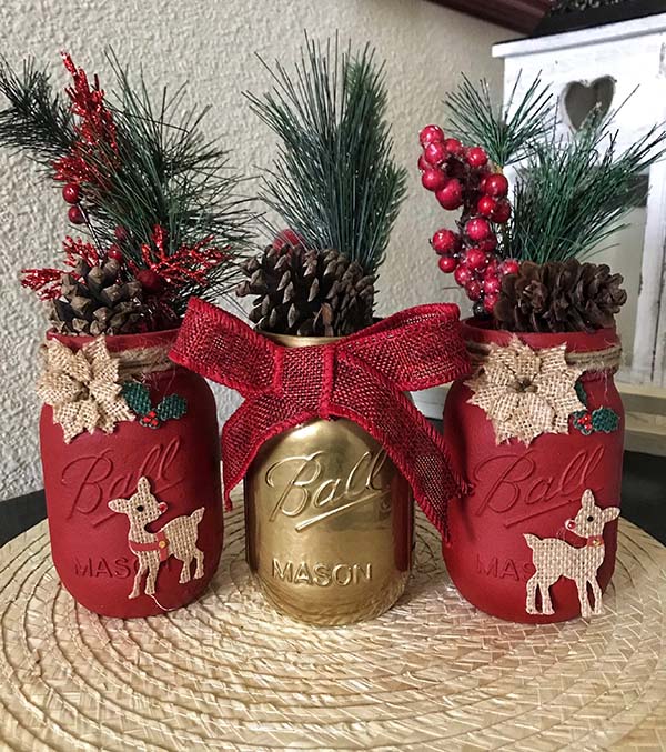 Red Mason Jars Christmas Centerpiece #Christmasdecor #Christmas #red #reddecor #decorhomeideas