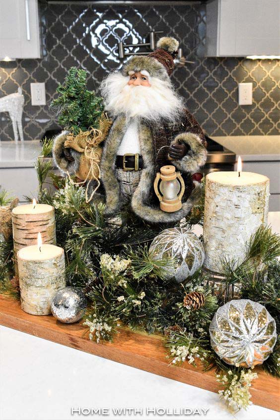 Santa Claus Birch Log Christmas Centerpiece #Christmas #centerpiece #Christmasdecor #decorhomeideas