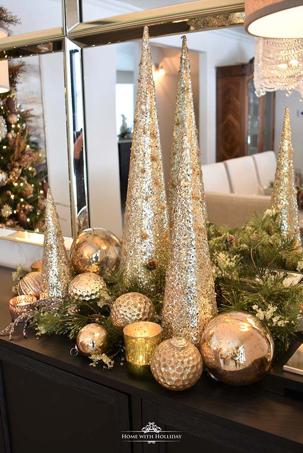 Silver And Gold Christmas Centerpiece #Christmas #centerpiece #Christmasdecor #decorhomeideas