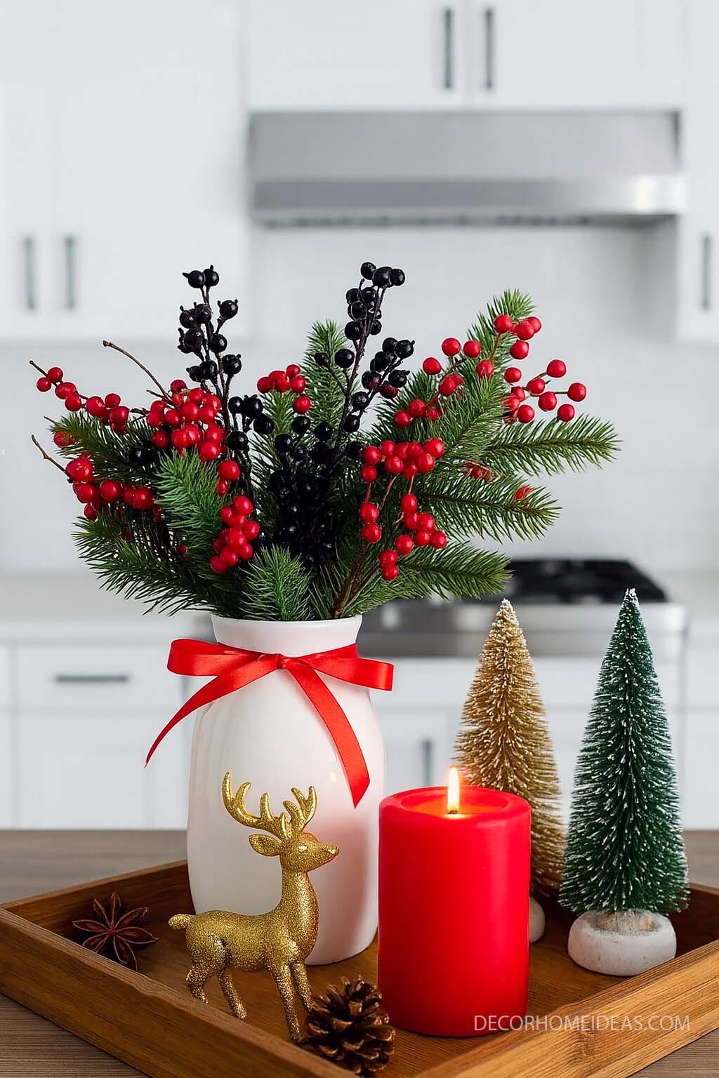 Simple and Elegant Christmas Centerpiece Idea