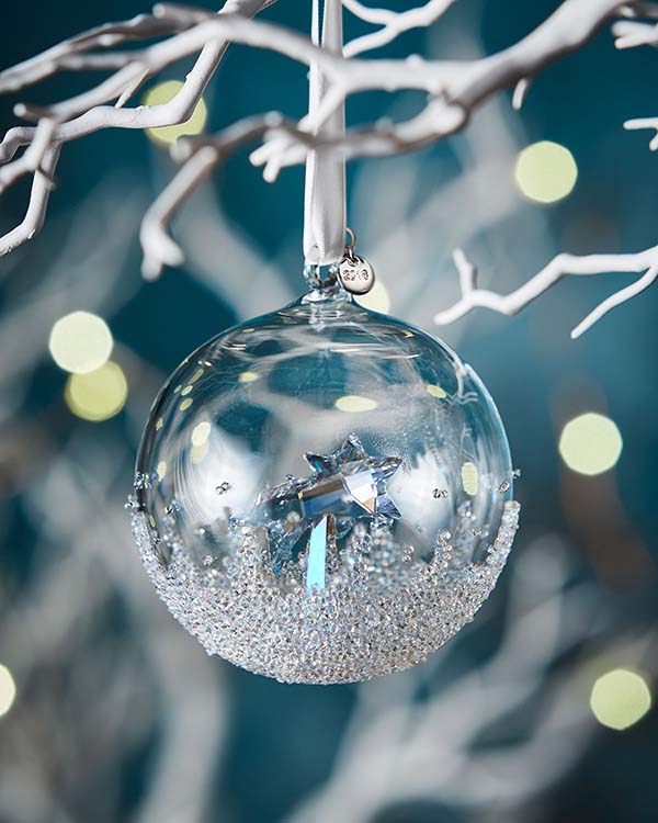 Swarovski Crystal Ball Ornament #Christmas #ornaments #Christmasdecor #decorhomeideas