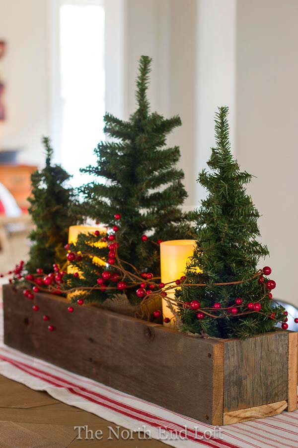 Wood Container Mini Christmas Tree Centerpiece #Christmas #centerpiece #Christmasdecor #decorhomeideas