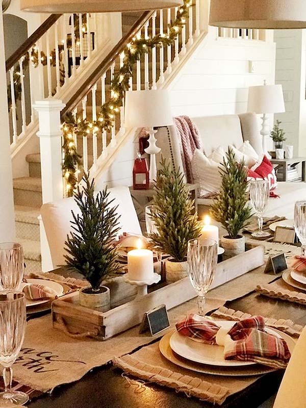 Farmhouse Christmas Table Decoration