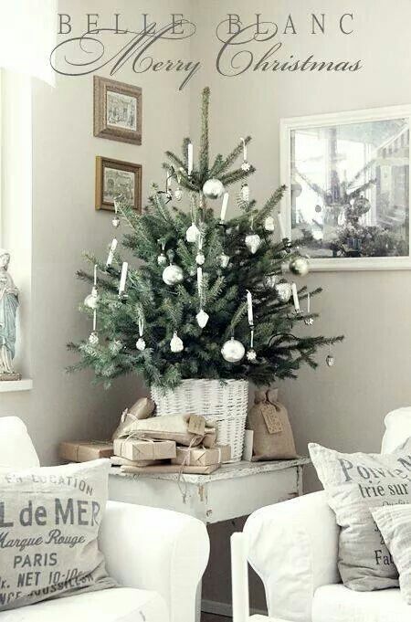 Scandinavian Tabletop Christmas Tree #Christmas #tabletop #Christmastree #Christmasdecor #decorhomeideas