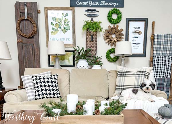 Winter Decor Family Room #rustic #winterdecor #homedecor #decorhomeideas