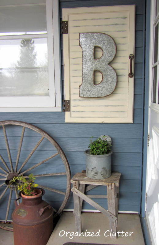 Big Letter Porch Decor #farmhouse #rustic #porch #decor #decorhomeideas