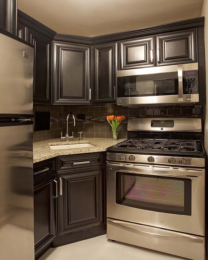 Dark Kitchen Corner Cabinets and Sink #cornersink #kitchen #sink #decorhomeideas