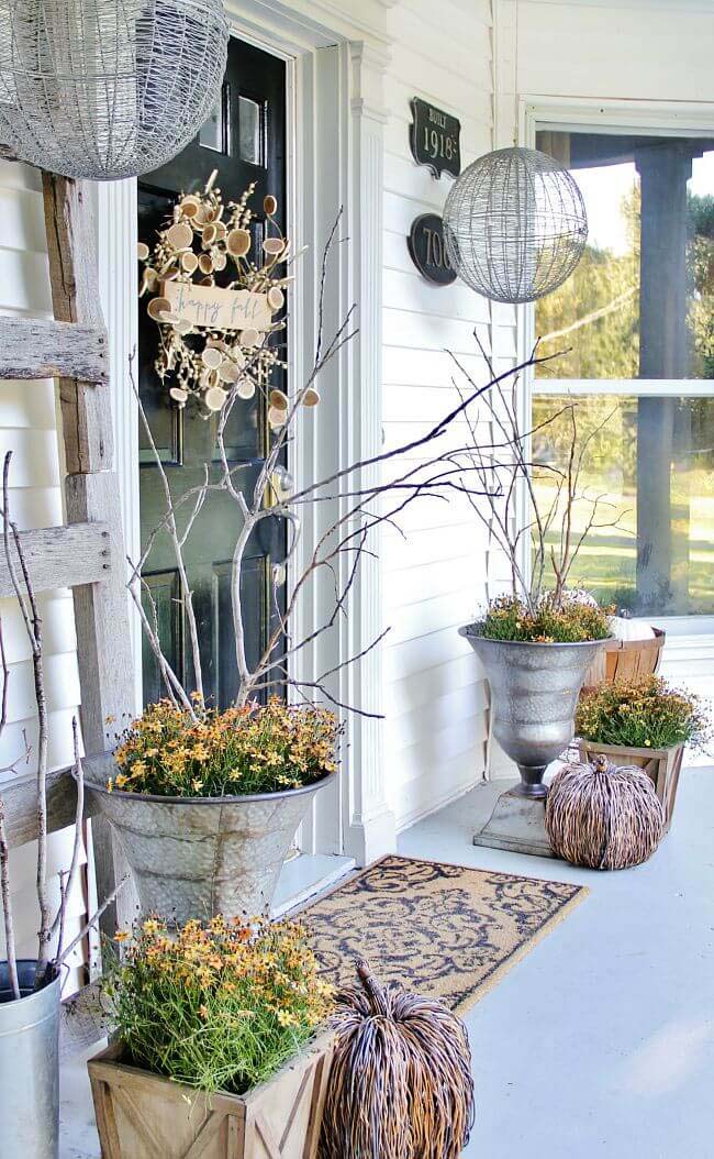 Fall Inspired Front Porch Decor #farmhouse #rustic #porch #decor #decorhomeideas