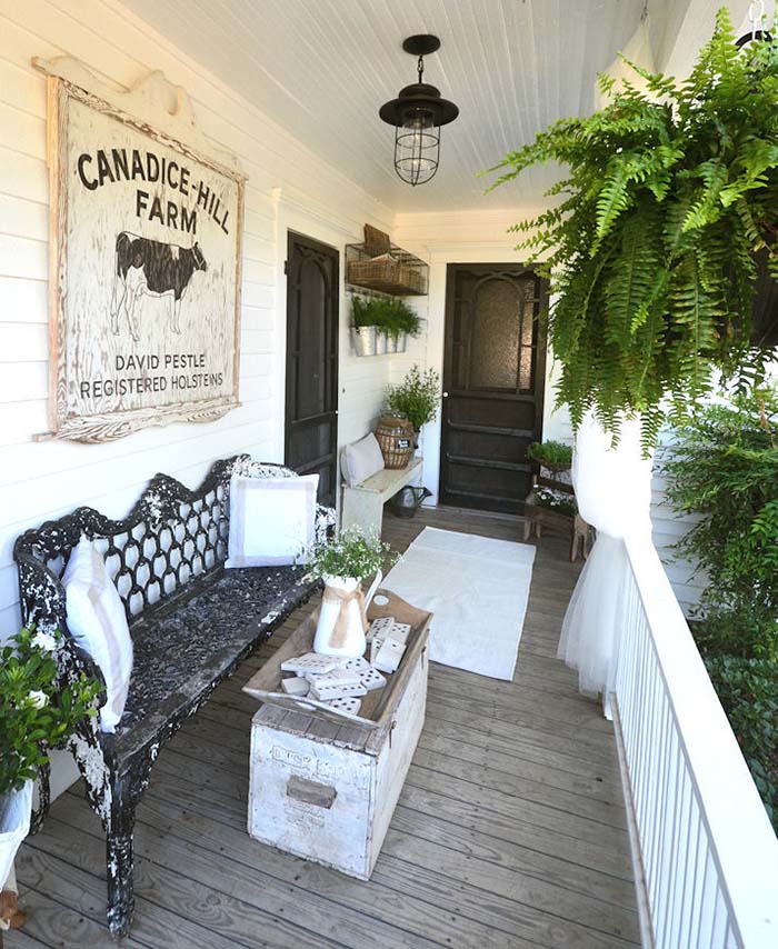 Gorgeous Farmhouse Front Porch Decor #farmhouse #rustic #porch #decor #decorhomeideas