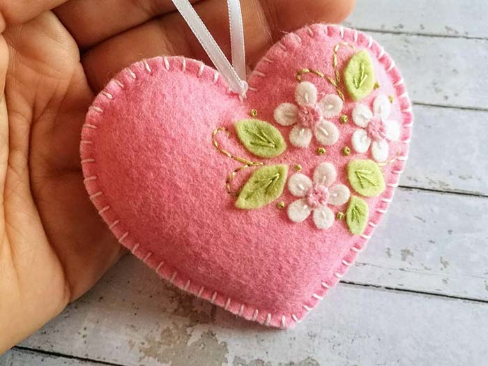 Heart Decoration #valentinescraft #decor #love #crafts #diy #decorhomeideas