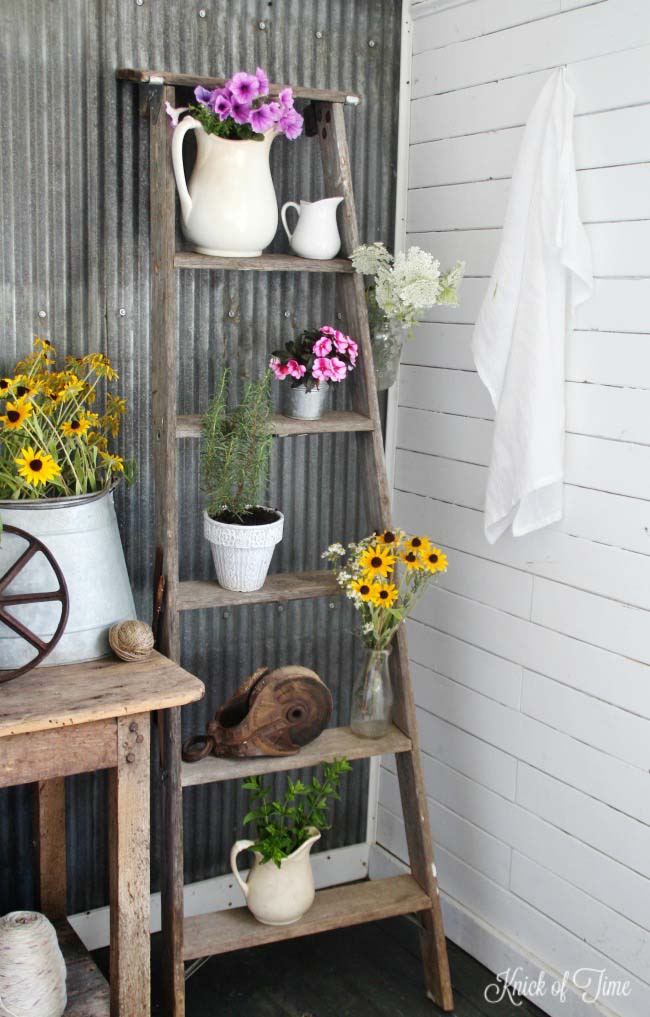 Ladder Plant Stand Farmhouse Porch Decor #farmhouse #rustic #porch #decor #decorhomeideas