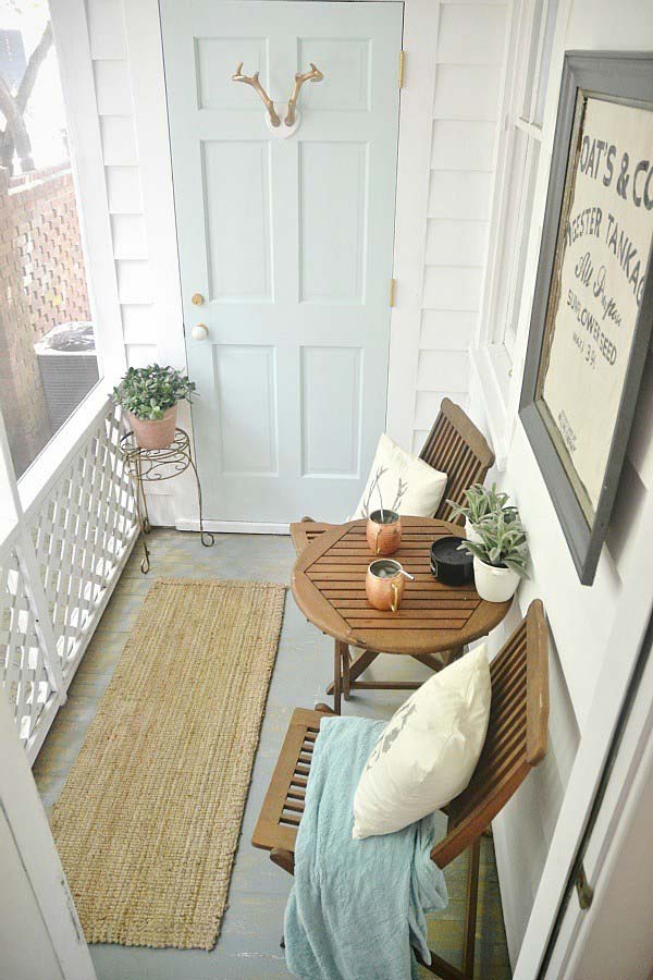 Narrow Farmhouse Porch Decor #farmhouse #rustic #porch #decor #decorhomeideas