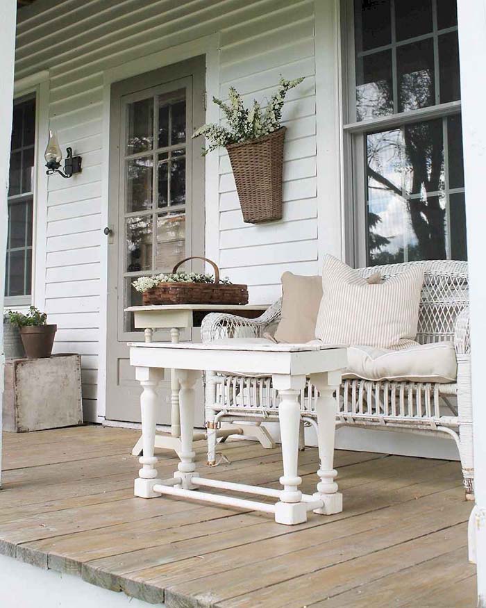 Rustic Coffee Table Porch Decor #farmhouse #rustic #porch #decor #decorhomeideas