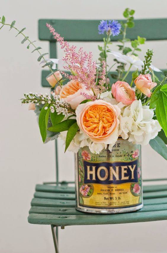 Spring Centerpiece Honey Jar #centerpiece #spring #Easter #decorhomeideas