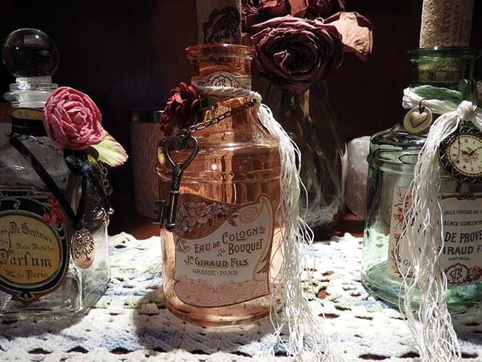 Steampunk Perfume Bottles #steampunk #bathroom #decorhomeideas