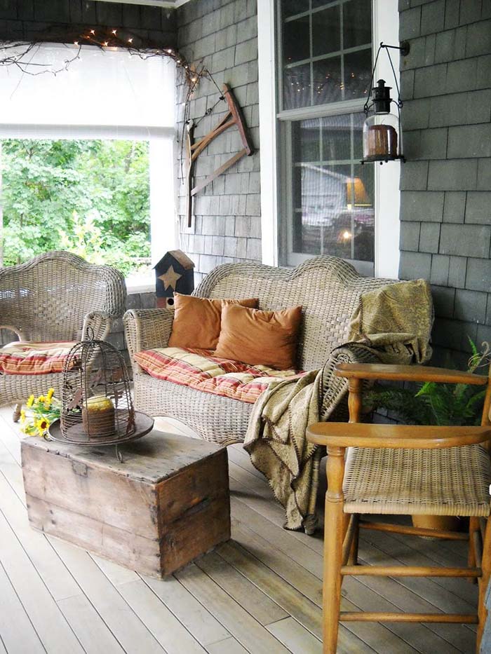 Wooden Crate Porch Decor #farmhouse #rustic #porch #decor #decorhomeideas