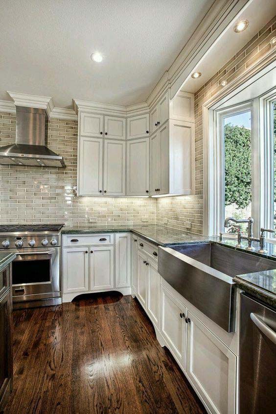 Glazed Antique White Kitchen Cabinets