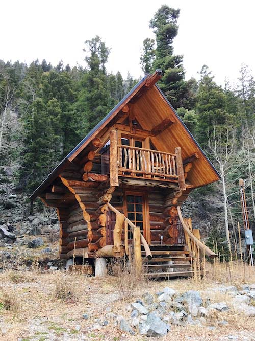 Super Tiny Log House #cabin #loghouse #tinyhouse  #decorhomeideas
