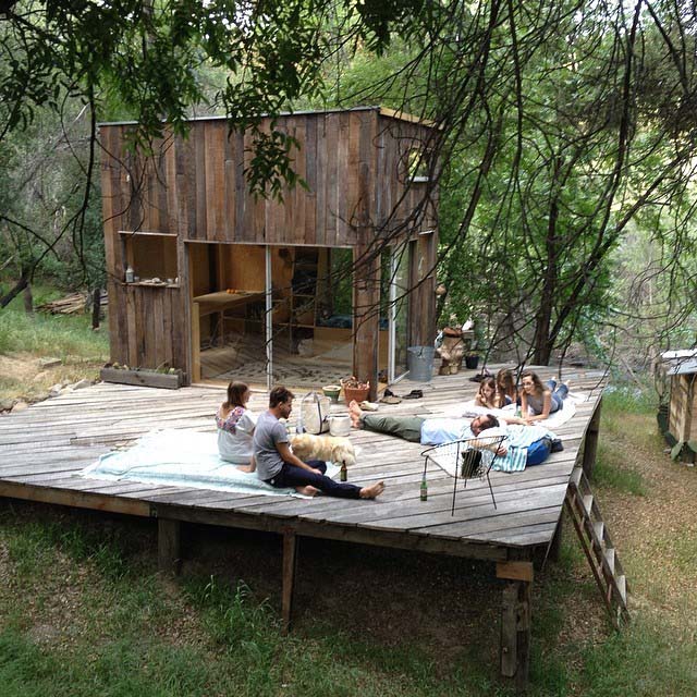 Tiny House With Big Deck #cabin #loghouse #tinyhouse  #decorhomeideas