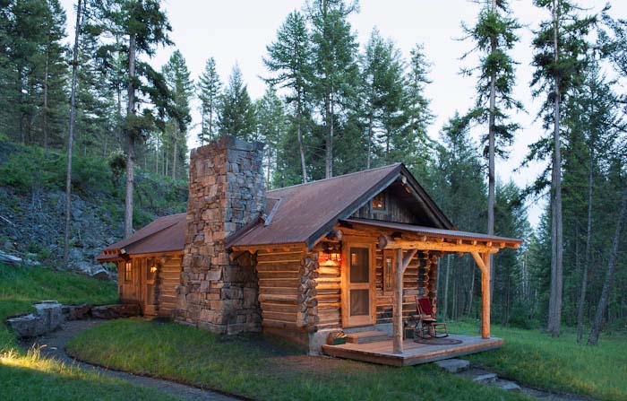 Tiny Log Cabin #cabin #loghouse #tinyhouse #decorhomeideas