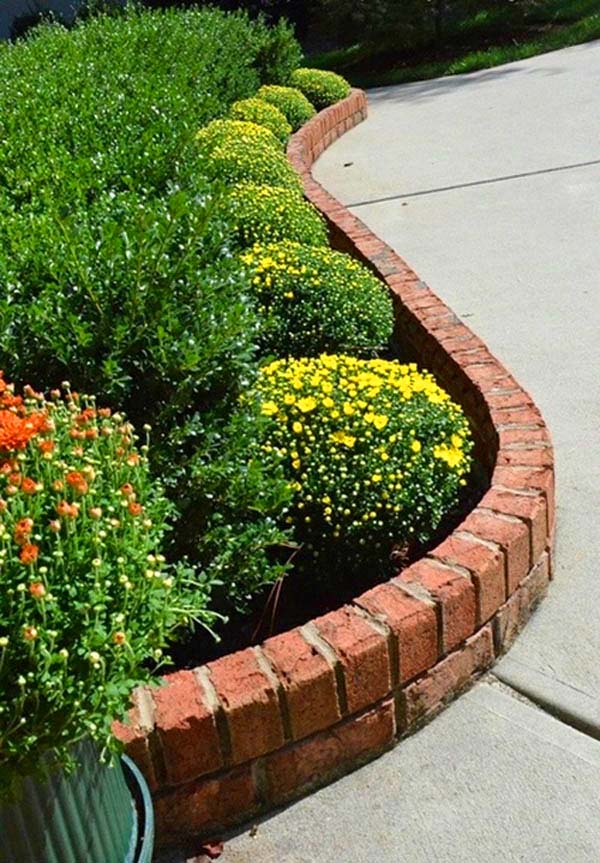 Brick Flower Bed Edging #garden #gardenbed #edging #decorhomeideas