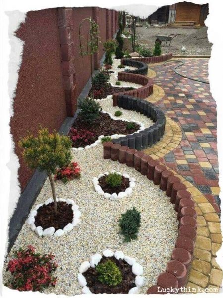 Creative Garden Edging #garden #gardenbed #edging #decorhomeideas