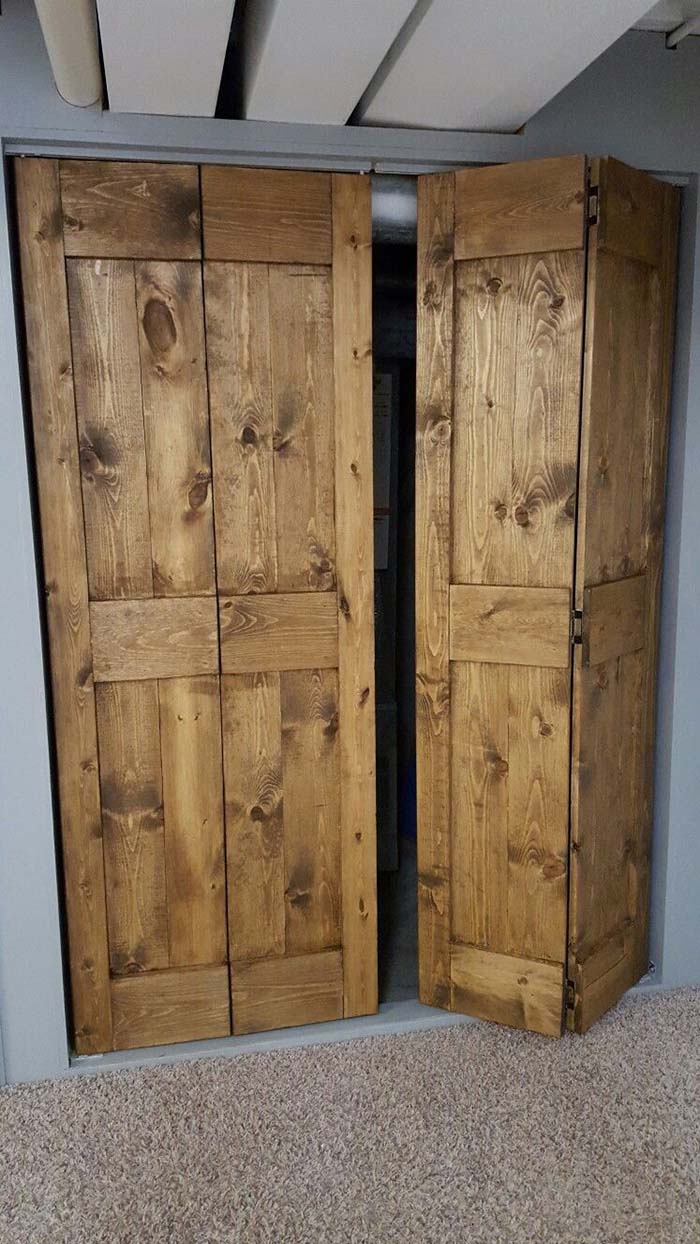 Folding Rustic Closet Door #rustic #closetdoor #closet #door #decorhomeideas