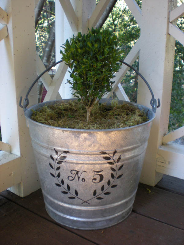 Galvanized Bucket Vintage Garden Planter #garden #planters #vintage #decorhomeideas