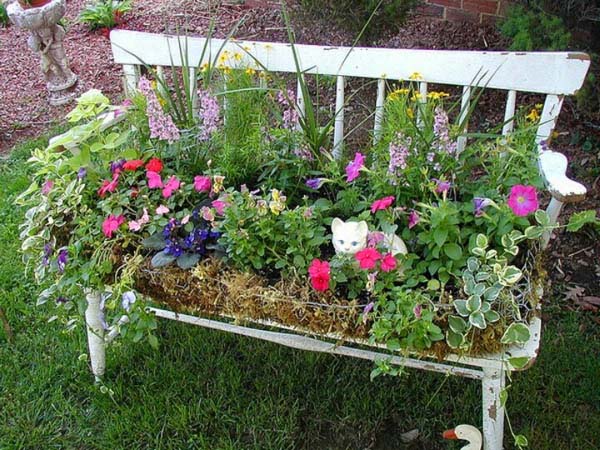 Old Bench Garden Planter #garden #planters #vintage #decorhomeideas