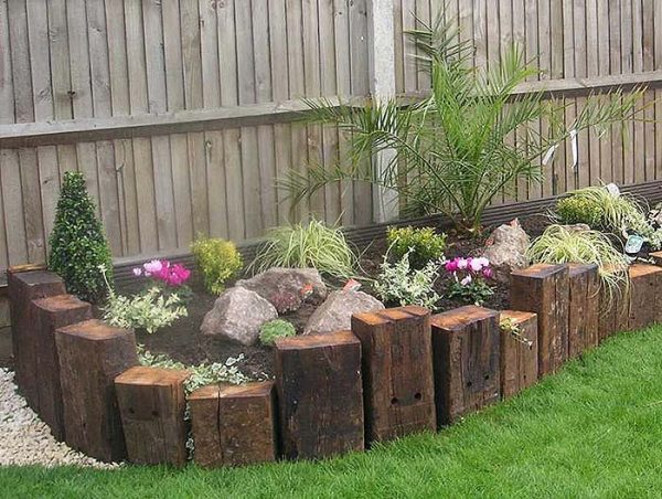 Railway Sleepers Garden Edging #garden #gardenbed #edging #decorhomeideas