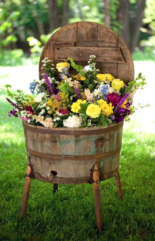 Repurposed Whiskey Barrel Garden Planter #garden #planters #vintage #decorhomeideas