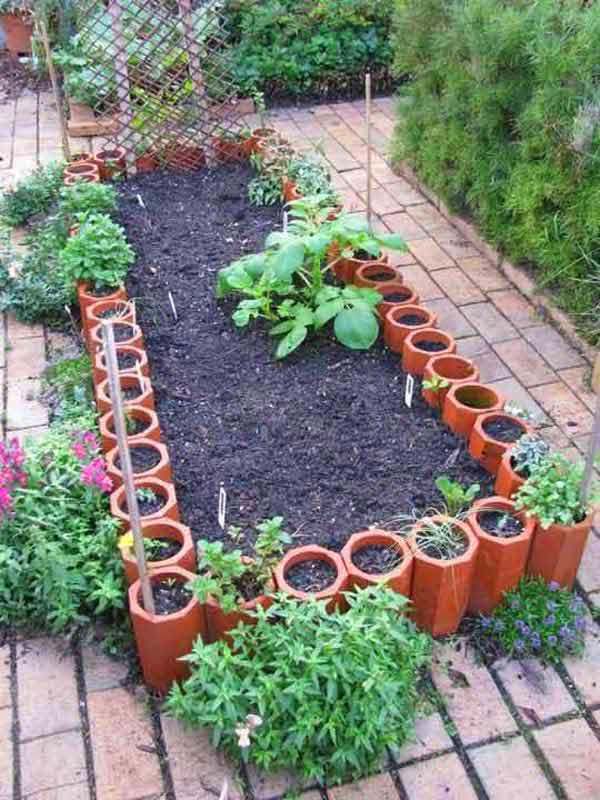 Terracotta Pipes Edging #garden #gardenbed #edging #decorhomeideas