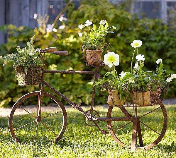 Vintage Bicycle Garden Planter #garden #planters #vintage #decorhomeideas