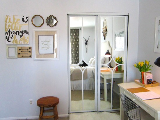 Mirrored Closet  Door Makeover #closet #mirror #door #decorhomeideas