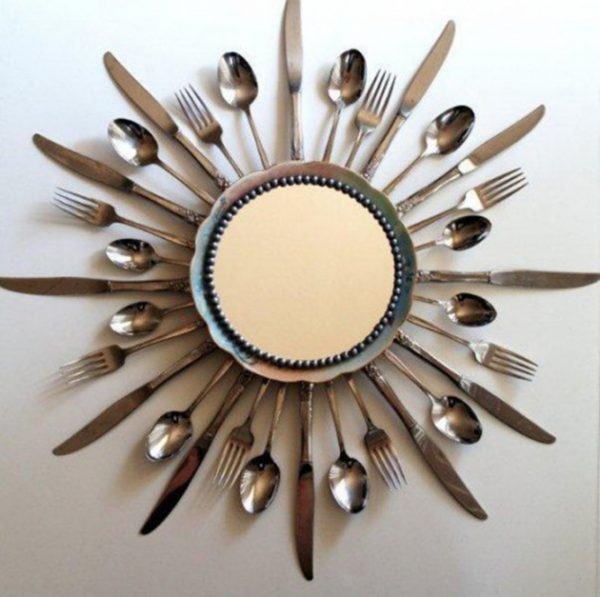 DIY Wall Decor From Old Forks and Spoons #repurpose #reuse #kitchen #utensil #decorhomeideas