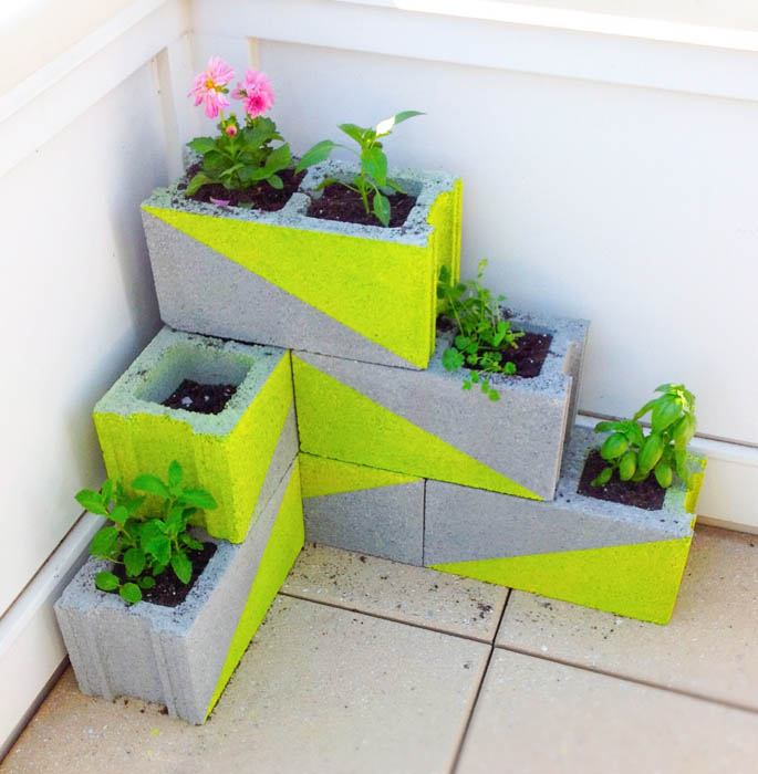 Bloc de zgură pat de grădină # cinderblock # grădină # decorhomeideas