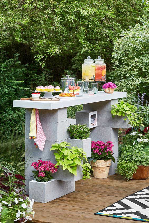 DIY Cinder Block Outdoor Bar # cinderblock # tuin # decorhomeideas