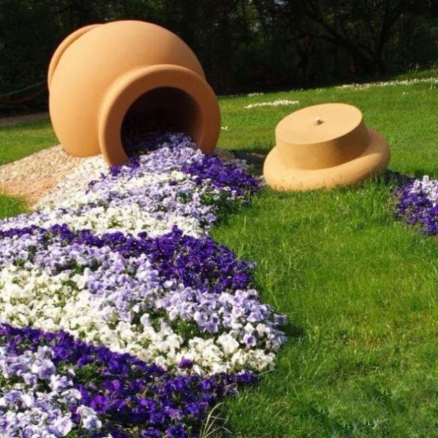 Enormous Spilled Flower Pot #garden #decorhomeideas