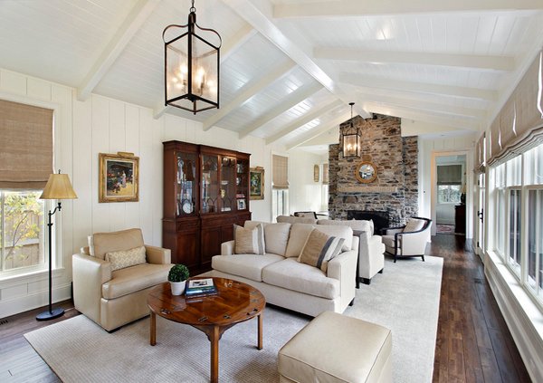 Living Room With Vaulted Ceiling #ceiling #livingroom #vaulted #decorhomeideas