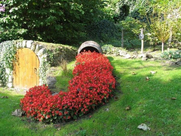 Colorful Spilled Flower Pot #garden #decorhomeideas