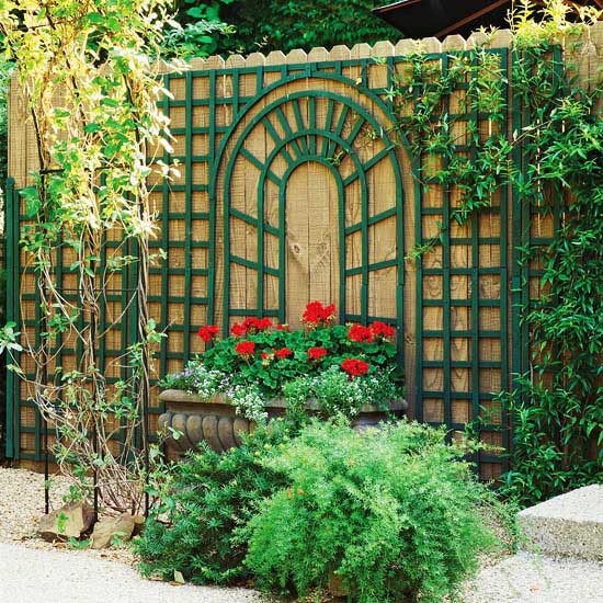 Wall Mount Trellis #garden #trellis #decorhomeideas