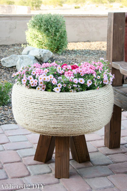 DIY Flower Planter From Old Tire #garden #oldtires #decorhomeideas