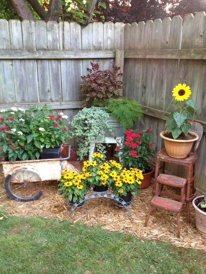 Farmhouse Garden Corner Design #garden #corner #decorhomeideas